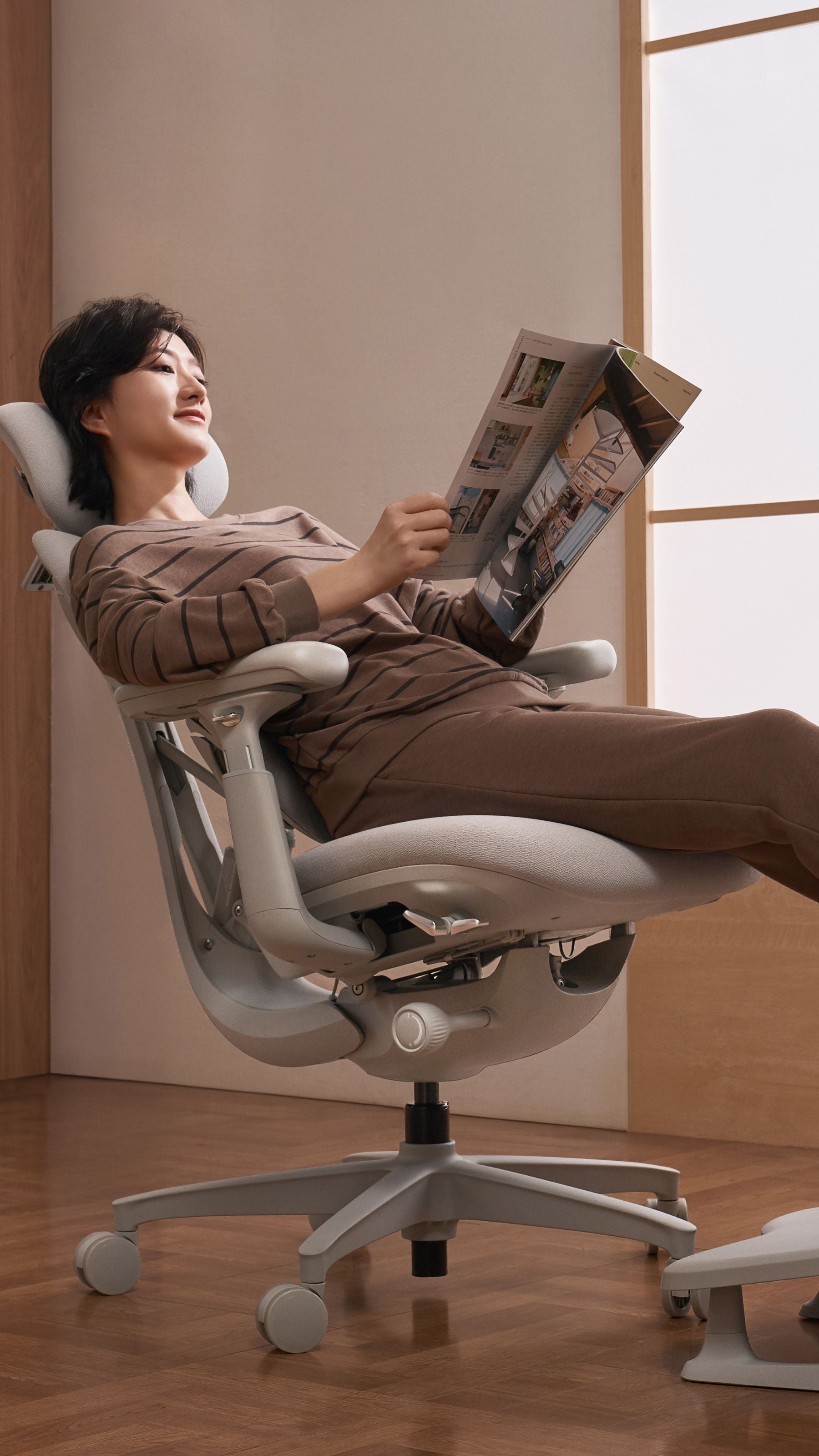リベルノヴォ　オムニ　LiberNovo Omni　リクライニング　オフィスチェア 組み立て済 未使用品 LiberNovo Omni (リベルノヴォ オムニ)電動ワークチェア｜ 腰痛・長