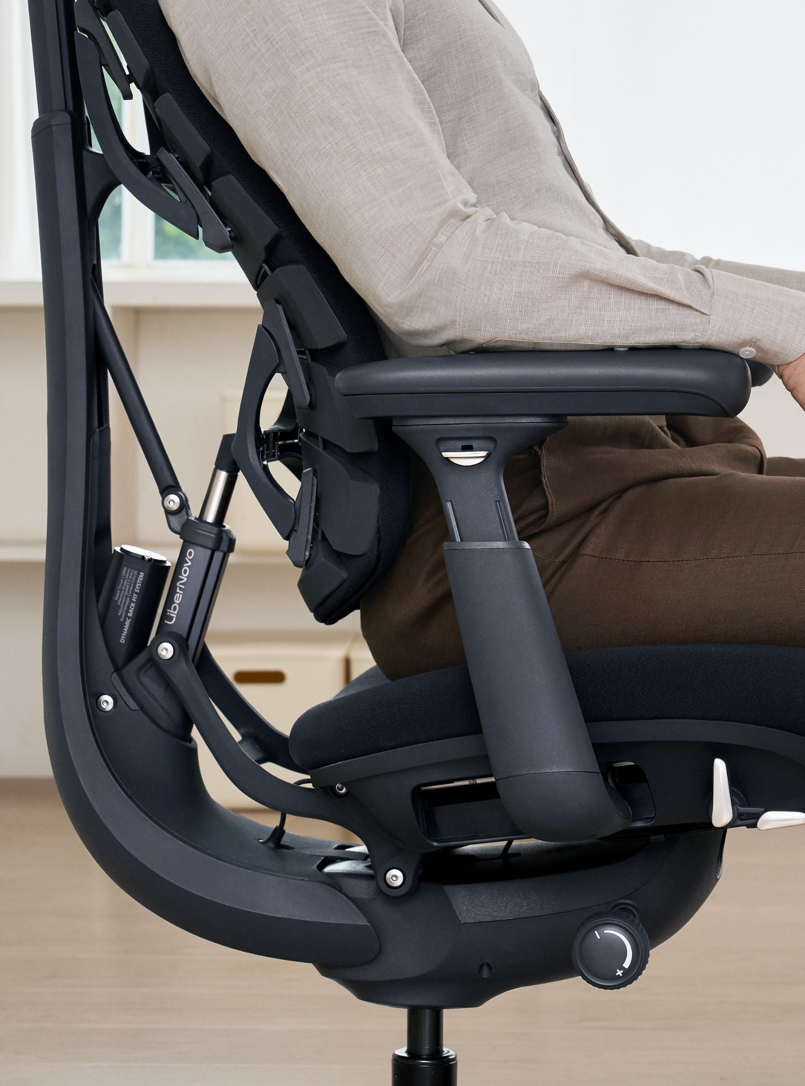 LiberNovo] The first ever automatic customizable electric work